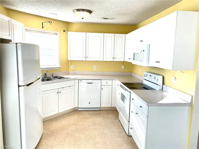 $1,600 | 5003 Bass Chapel Road, Unit 2B, Greensboro, NC 27455