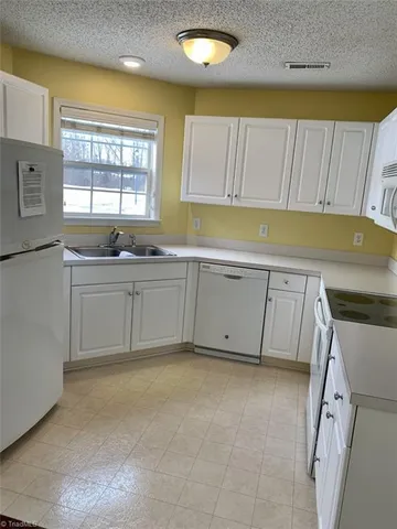 $1,600 | 5003 Bass Chapel Road, Unit 2B, Greensboro, NC 27455