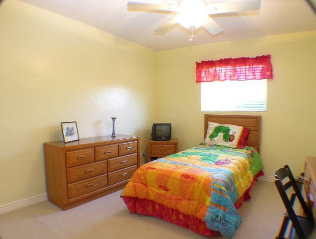 1417 East Granada Road Phoenix, AZ 85006 - Photo 8 of 12 bedroom 2