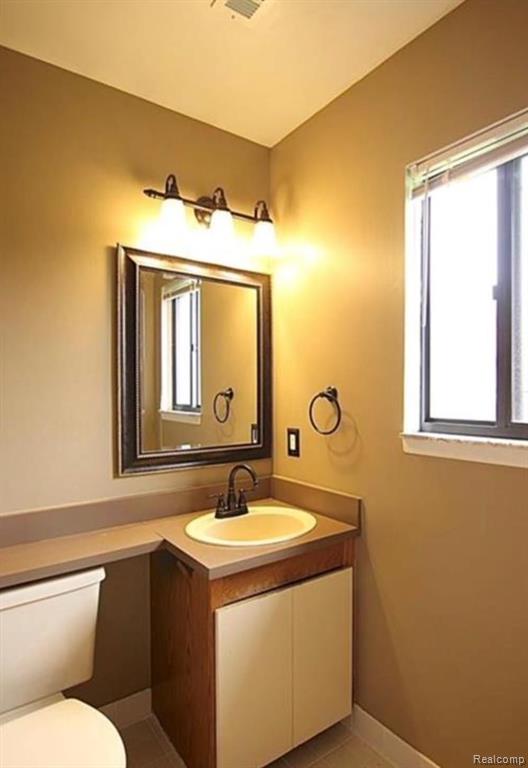 1572 Meadowside Drive, Unit 198 Rochester, MI 48307 - Photo 15 of 19