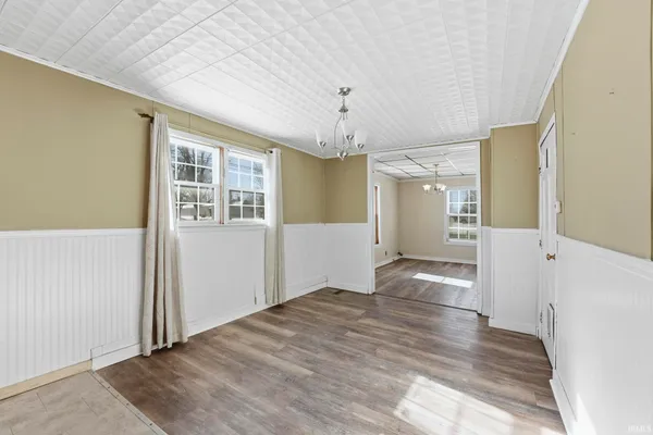 $204,900 | 725 South Main Street, Kendallville, IN 46755