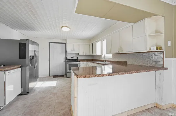 $204,900 | 725 South Main Street, Kendallville, IN 46755