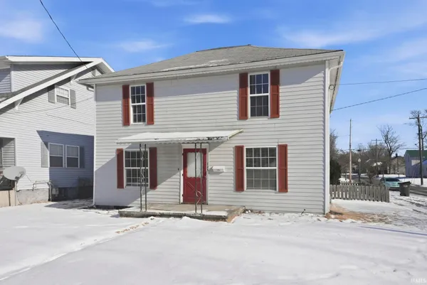 $204,900 | 725 South Main Street, Kendallville, IN 46755