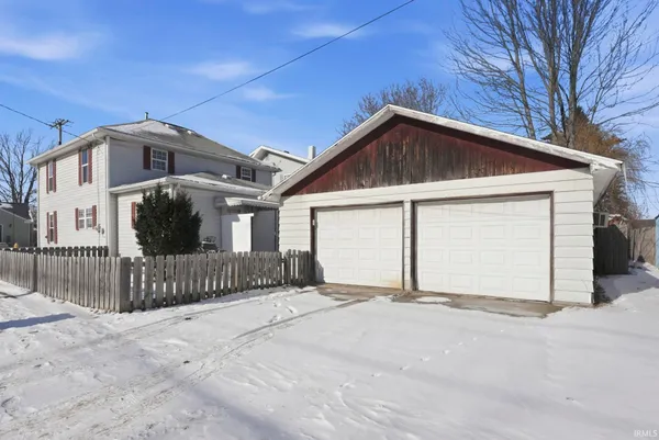 $204,900 | 725 South Main Street, Kendallville, IN 46755