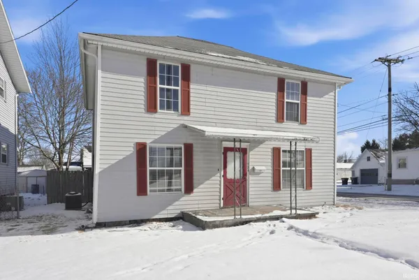 $204,900 | 725 South Main Street, Kendallville, IN 46755
