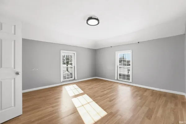 $214,900 | 725 South Main Street, Kendallville, IN 46755