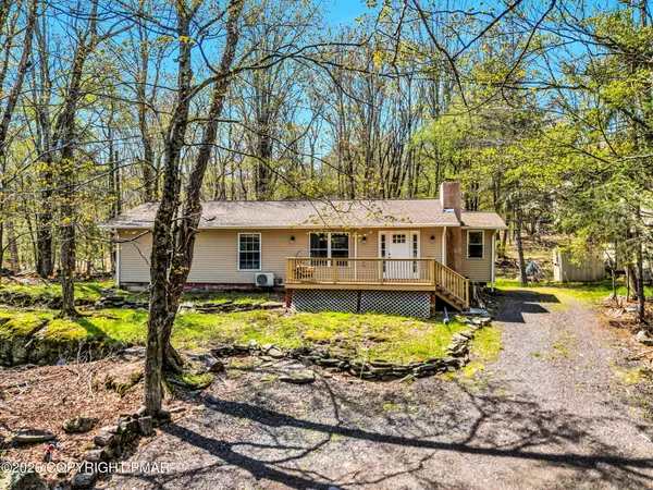 $289,000 | 287 Lakeview Drive West, Lake Ariel, PA 18436