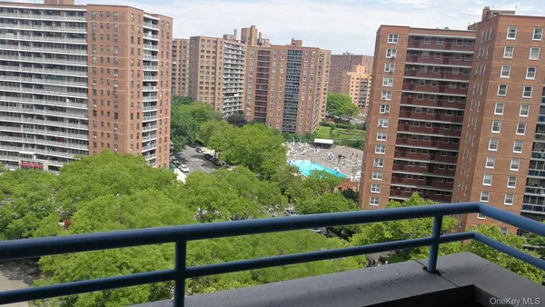 $569,000 | 62-54 97th Place, Unit 11L | Rego Park