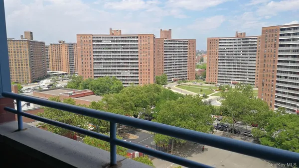 $569,000 | 62-54 97th Place, Unit 11L | Rego Park