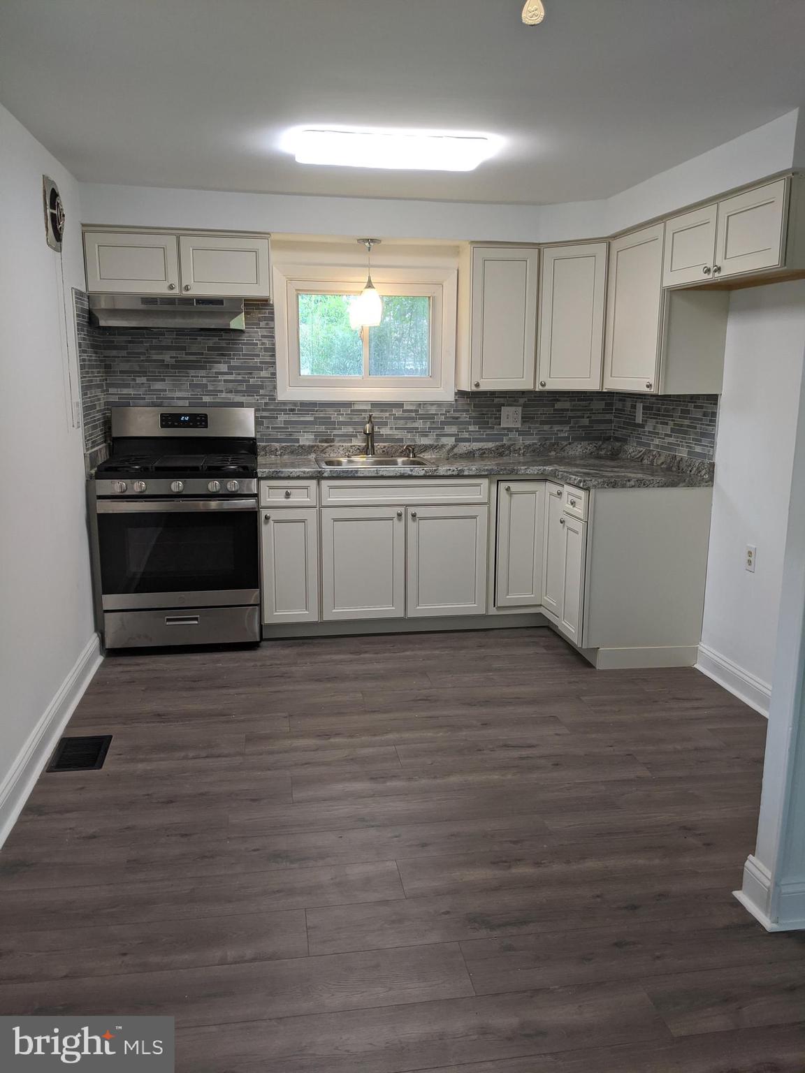 5 Oaklanding Road Lumberton, NJ 08048 - Photo 8 of 10 Gallery Image 8
