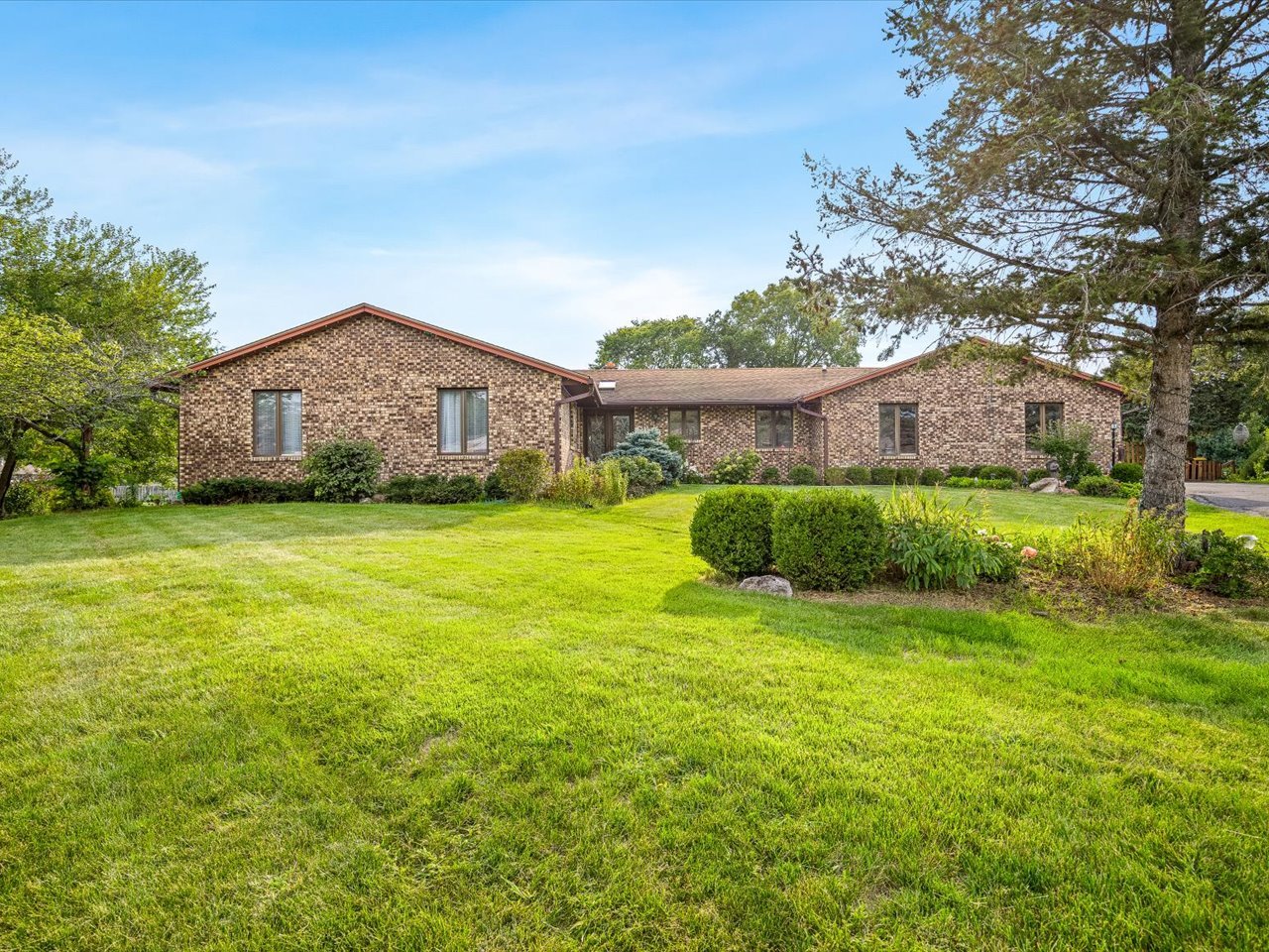 6531 Shadow Ridge Road Rockford, IL 61107 - Photo 1 of 28 Gallery Image 1