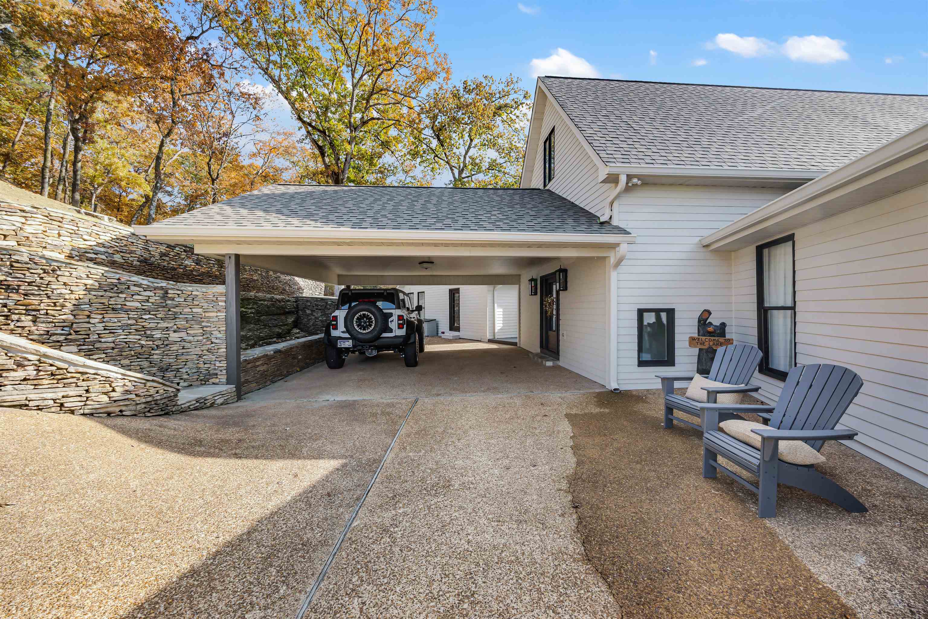 195 Ridge View Savannah, TN 38372 - Photo 35 of 40 a view of a house with furniture and porch