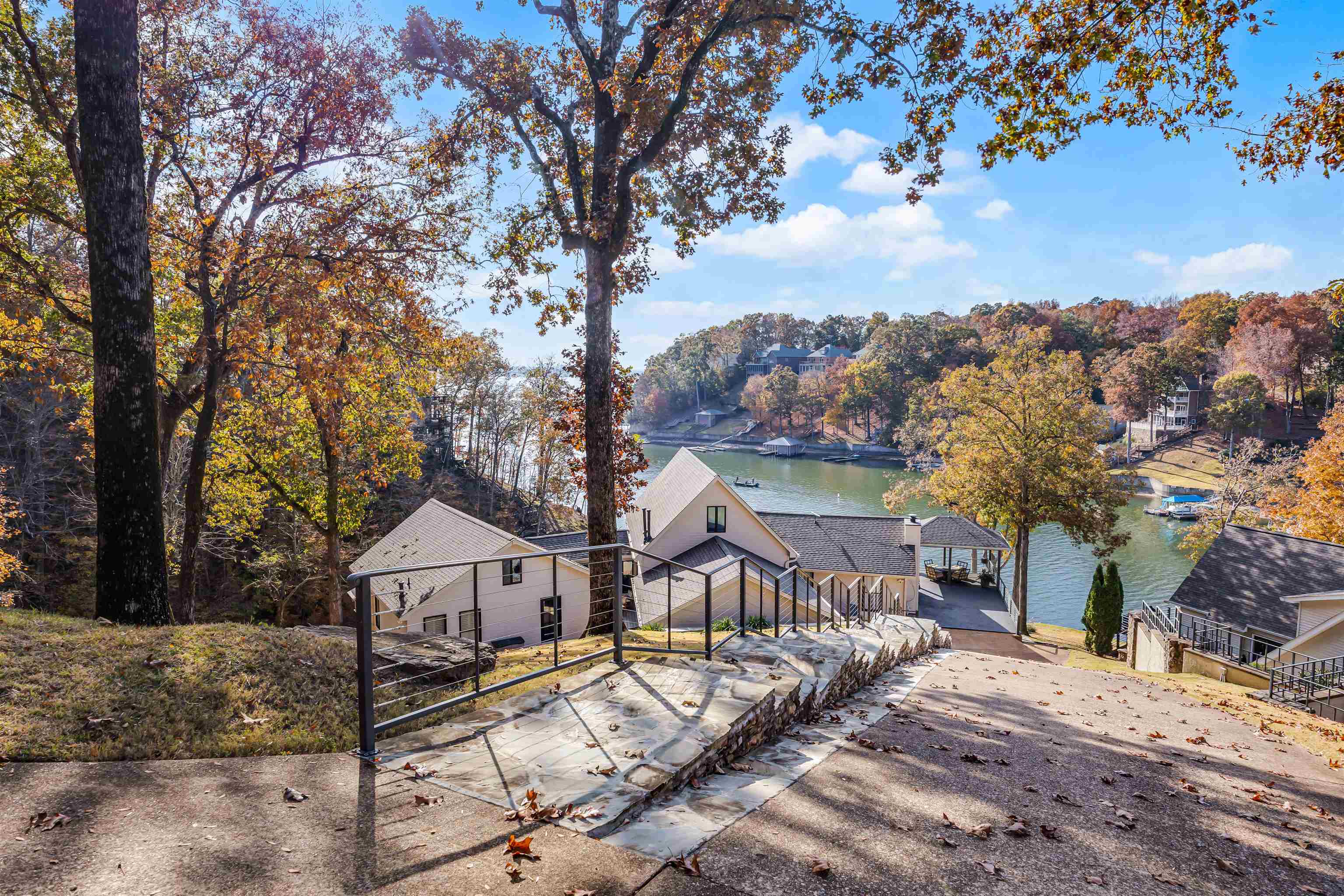 195 Ridge View Savannah, TN 38372 - Photo 5 of 40 a view of house with a yard