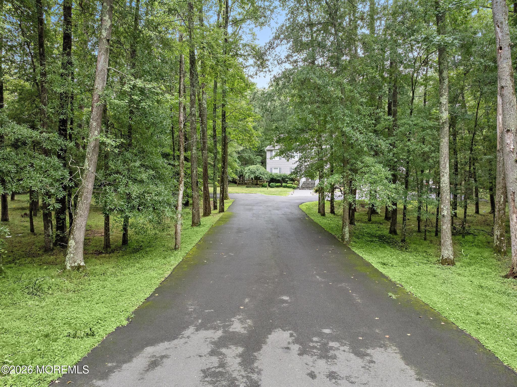 289 Cranberry Road Farmingdale, NJ 07727 - Photo 4 of 46 289 Cranberry Road (24)