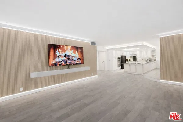 $6,500 | 17366 Sunset Boulevard, Unit 105, Pacific Palisades, CA 90272