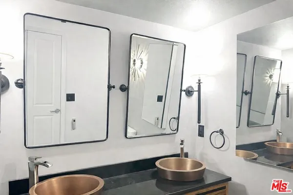 $6,500 | 17366 Sunset Boulevard, Unit 105, Pacific Palisades, CA 90272