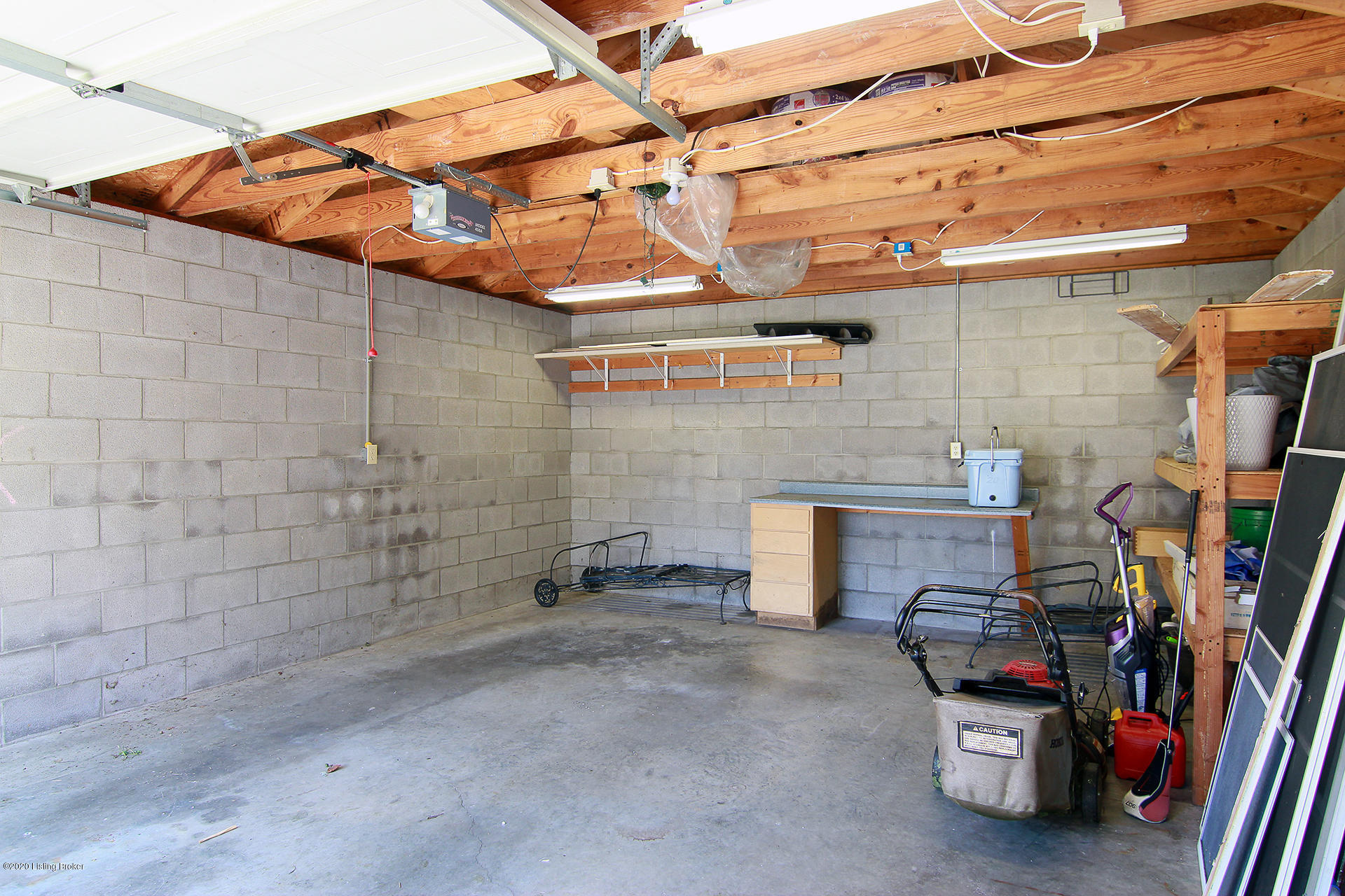 221 Hemingway Road Louisville, KY 40207 - Photo 17 of 20 Garage
