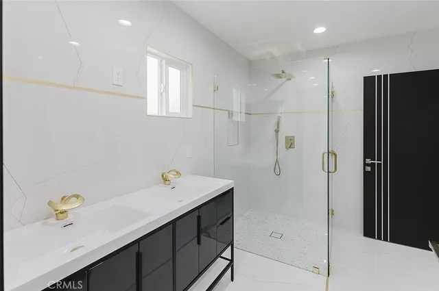 $4,000 | 13551 Hart Street, Van Nuys, CA 91405