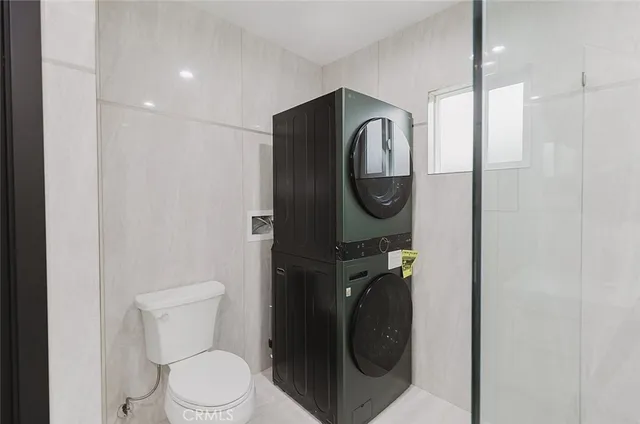 $4,000 | 13551 Hart Street, Van Nuys, CA 91405