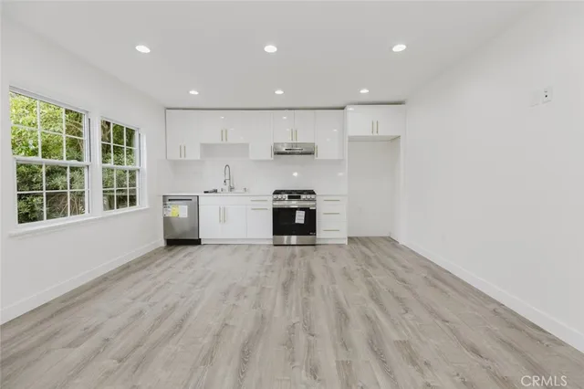 $4,000 | 13551 Hart Street, Van Nuys, CA 91405