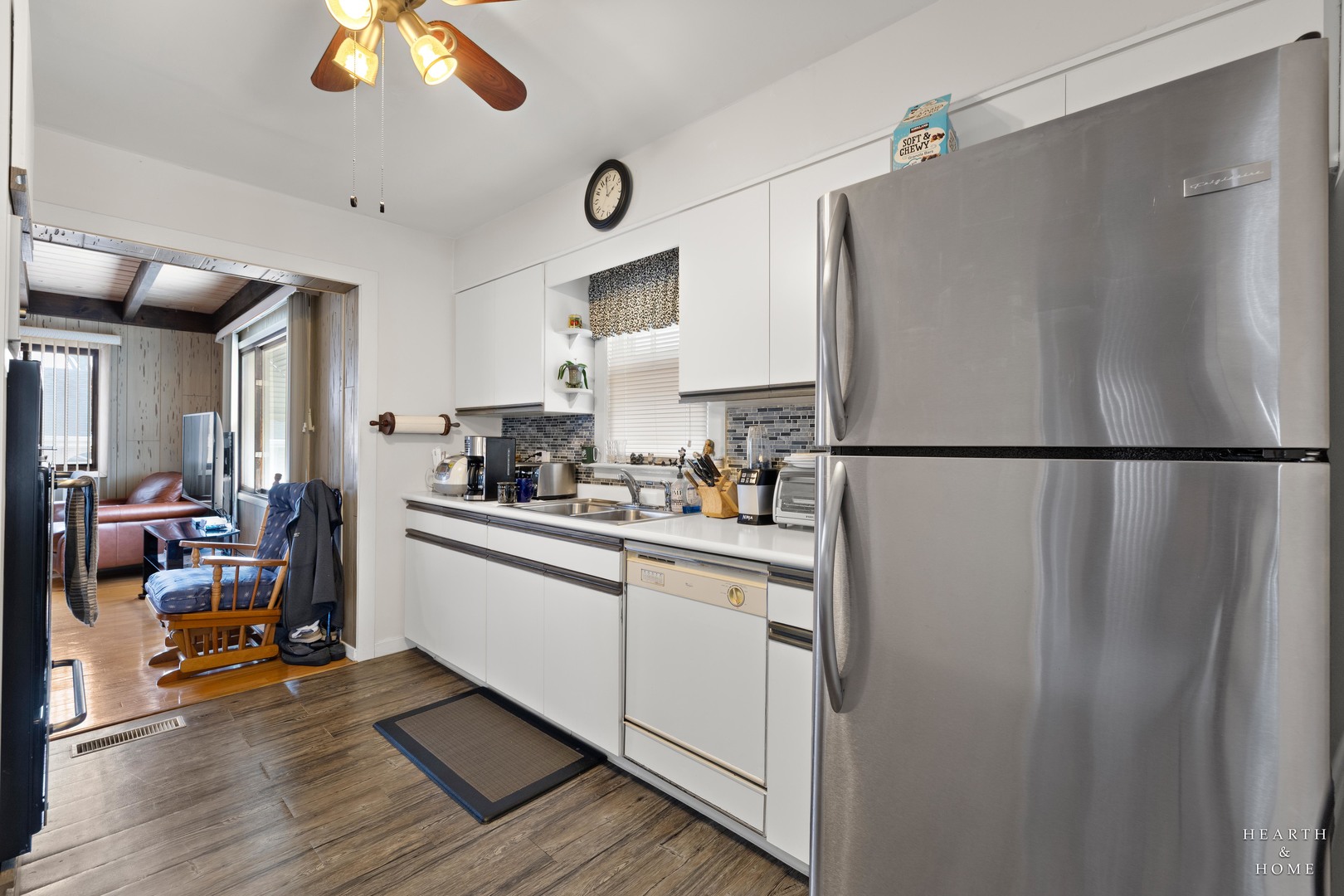 9041 Major Avenue Morton Grove, IL 60053 - Photo 8 of 41