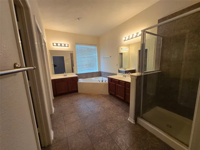 $2,350 | 9903 Onyx Trail Drive, Rosharon, TX 77583