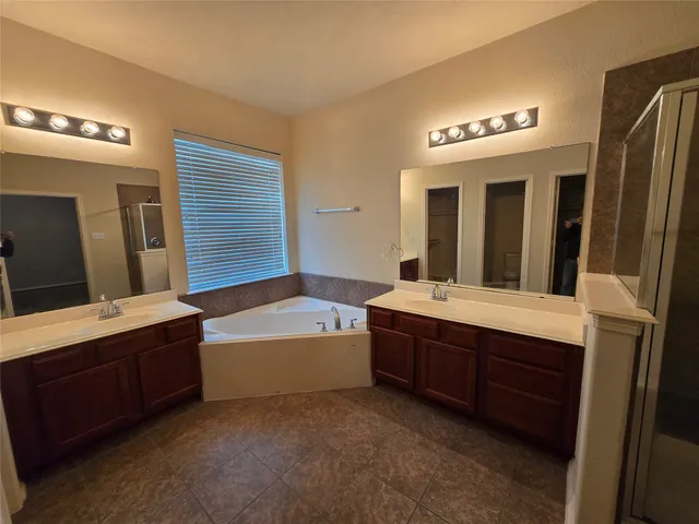 $2,350 | 9903 Onyx Trail Drive, Rosharon, TX 77583