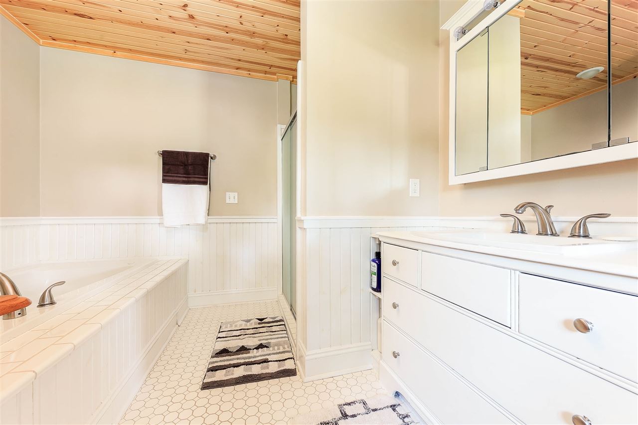 12527 Center Road Traverse City, MI 49686 - Photo 25 of 40 1876273-24.JPG
