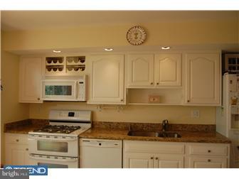 2709 North Kent Road Broomall, PA 19008 - Photo 7 of 12 Kitchen