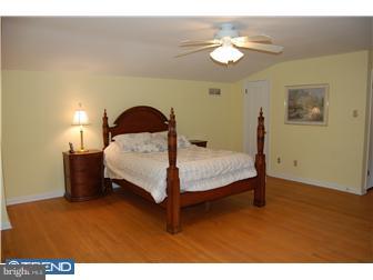 2709 North Kent Road Broomall, PA 19008 - Photo 8 of 12 Guest Room