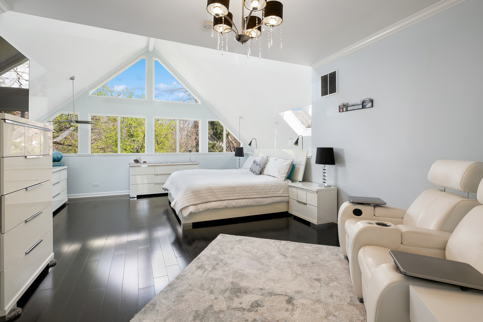 6112 Pleasant View Lane Cary, IL 60013 - Photo 12 of 31 a bedroom with a bed and wooden floor