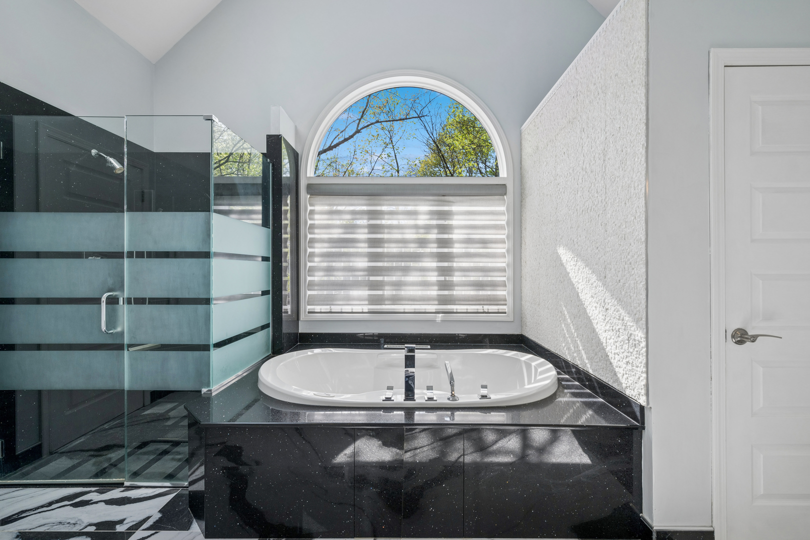 6112 Pleasant View Lane Cary, IL 60013 - Photo 15 of 31 a view of fountain