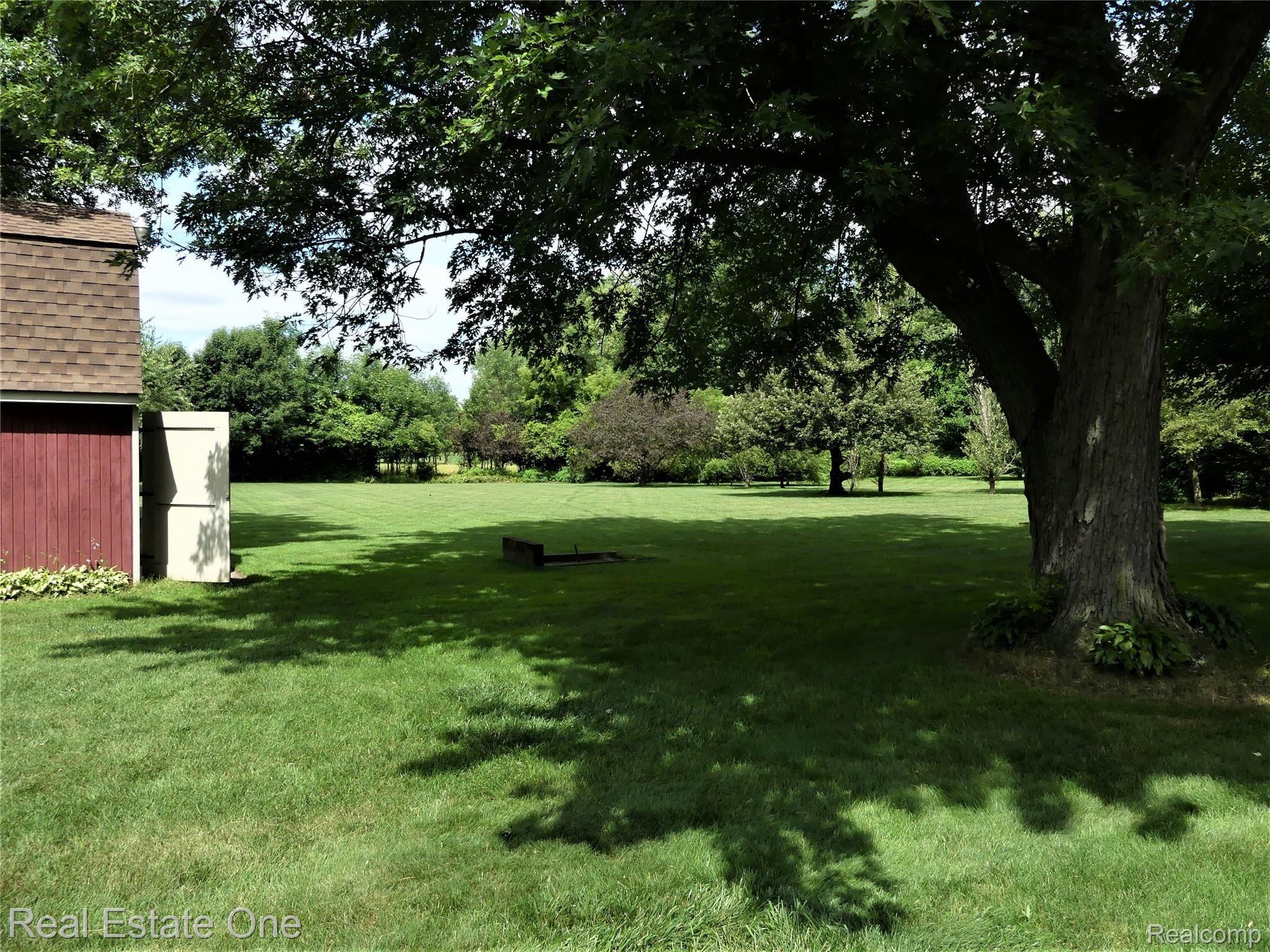 20390 Inkster Road Romulus, MI 48174 - Photo 9 of 49 P1010553.JPG