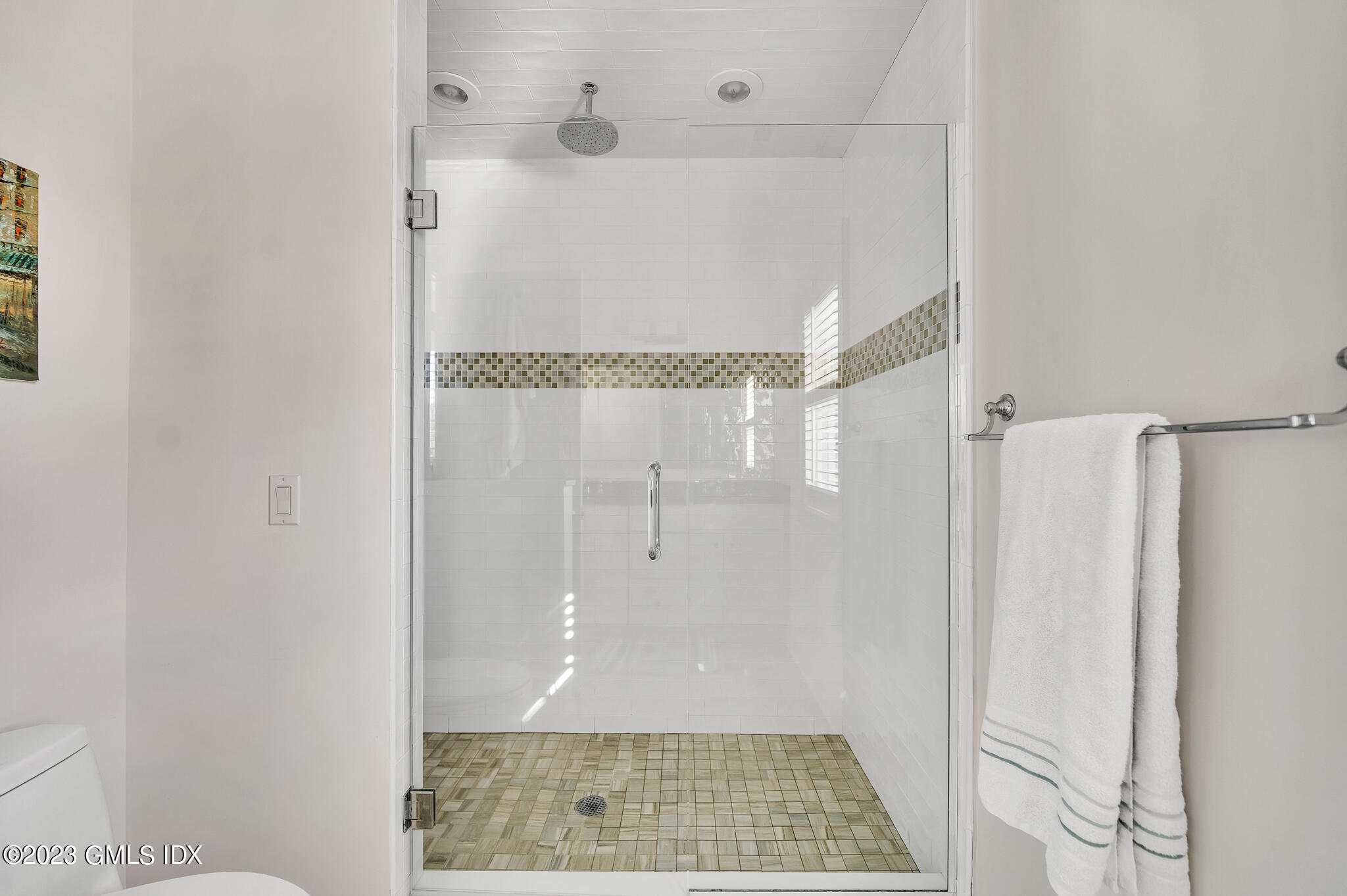72 Havemeyer Place, Unit B Greenwich, CT 06830 - Photo 8 of 19 a bathroom with a shower