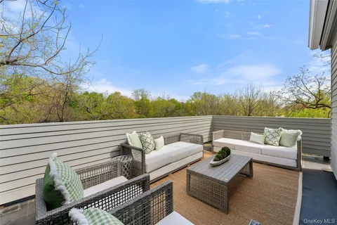 $1,399,279 | 99 Waterside Close, Eastchester, NY 10709