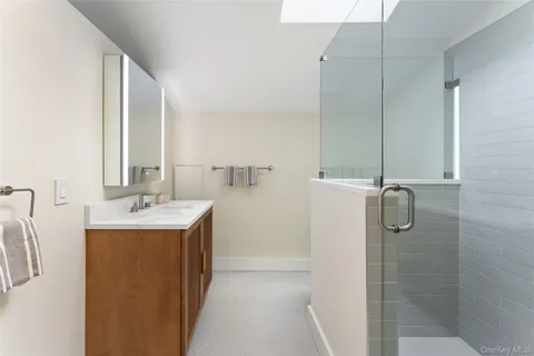 $1,399,279 | 99 Waterside Close, Eastchester, NY 10709