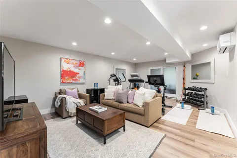 $1,399,279 | 99 Waterside Close, Eastchester, NY 10709