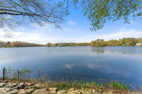 $1,399,279 | 99 Waterside Close, Eastchester, NY 10709