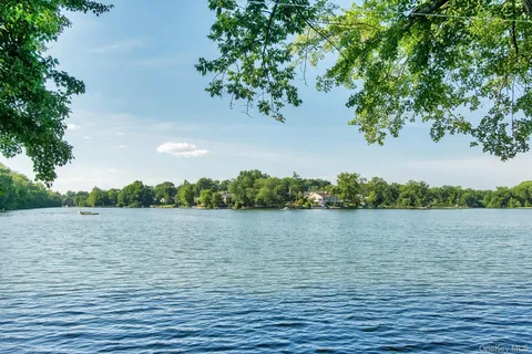 $1,399,279 | 99 Waterside Close, Eastchester, NY 10709