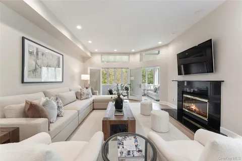 $1,399,279 | 99 Waterside Close, Eastchester, NY 10709