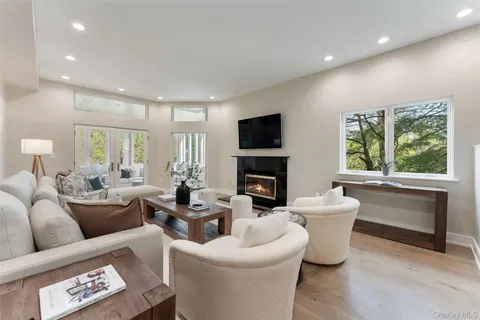 $1,399,279 | 99 Waterside Close, Eastchester, NY 10709