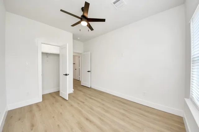 $2,100 | 1316 West Willis Street, Alvin, TX 77511