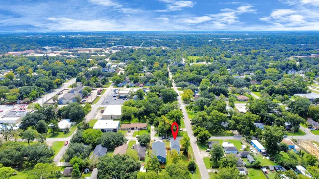 $2,100 | 1316 West Willis Street, Alvin, TX 77511