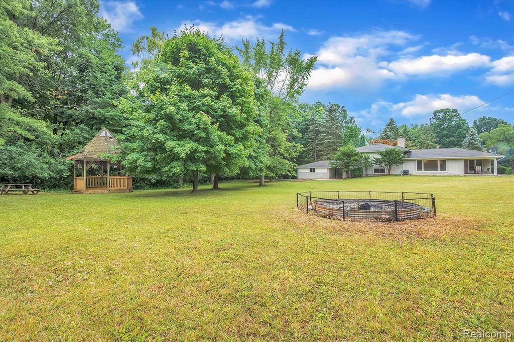30540 Pear Ridge Farmington Hills, MI 48334 - Photo 46 of 66