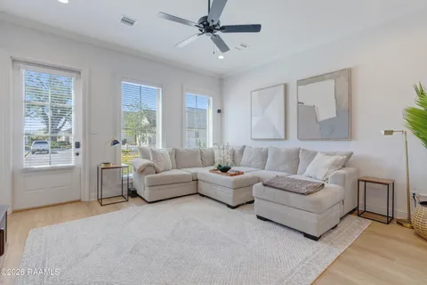 $379,000 | 114 North Beadle Road, Lafayette, LA 70508