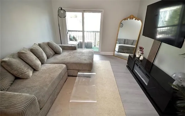 $2,550 | 1074 Peachtree Walk Northeast, Atlanta, GA 30309