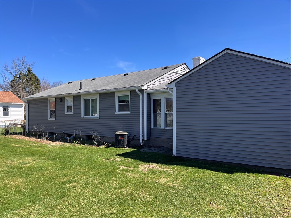 65 Ferncrest Drive Pawtucket, RI 02861 - Photo 2 of 13