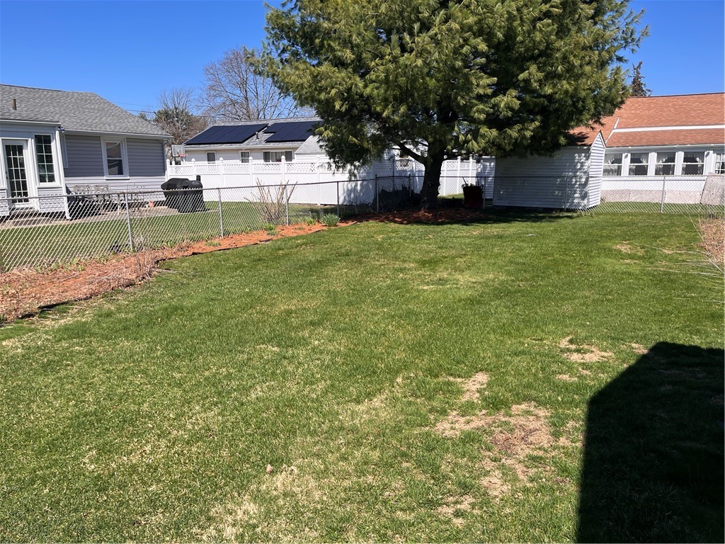 65 Ferncrest Drive Pawtucket, RI 02861 - Photo 3 of 13