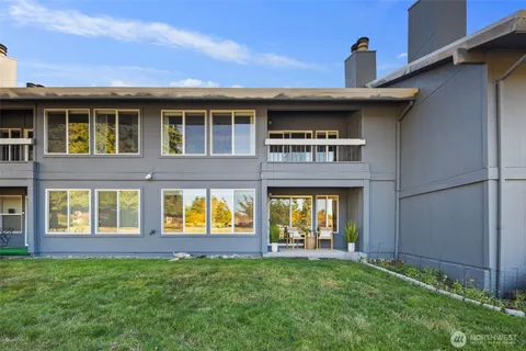 $535,500 | 11104 Northeast 68th Street, Unit A103, Kirkland, WA 98033