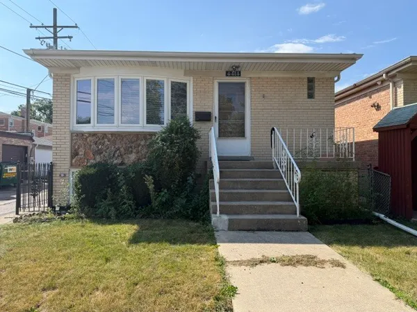 $4,000 | 4414 North Nagle Avenue, Harwood Heights, IL 60706